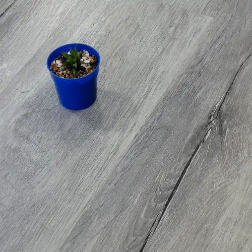 Piso Vinílico Click Gris – CIRCULOPISOS